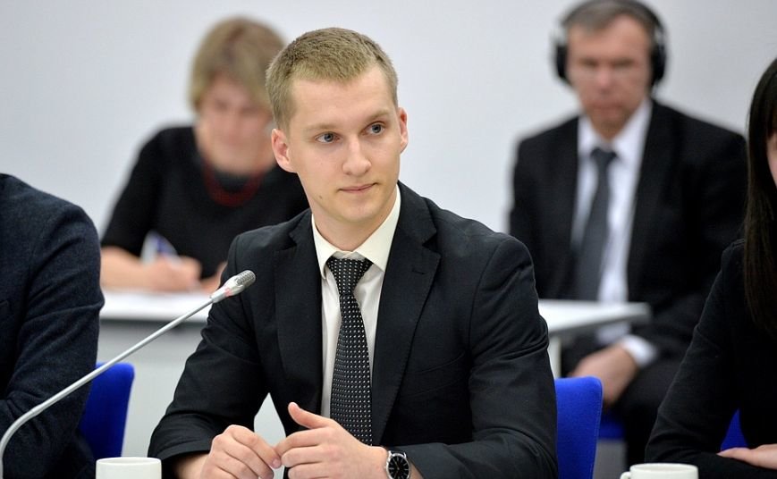 Владимир Путин встретился со студентами Высшей школы менеджмента СПбГУ (фото) - фото 1 Владимир Путин встретился со студентами Высшей школы менеджмента СПбГУ (фото) - фото 1