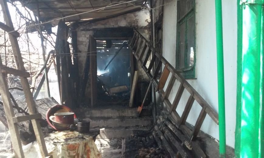 Безразличие жителей Берислава чуть не погубило жилой дом, фото-1 Безразличие жителей Берислава чуть не погубило жилой дом, фото-1