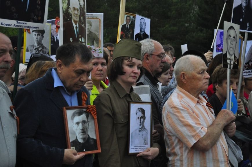 «Бессмертный полк» прошел по Усть-Каменогорску, фото-3 «Бессмертный полк» прошел по Усть-Каменогорску, фото-3