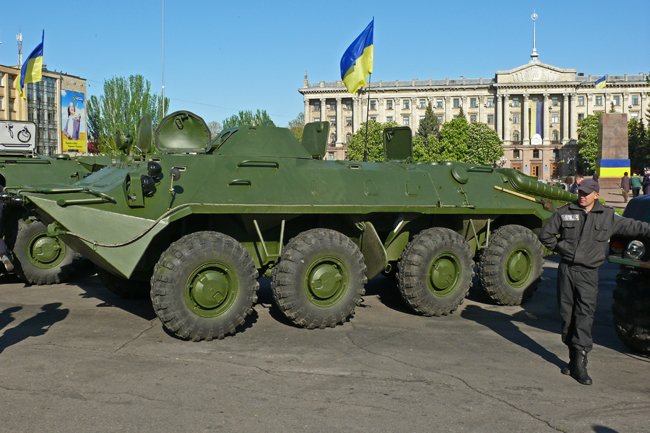 Николаевцам показали военную технику и разрешили прицелиться (ФОТОРЕПОРТАЖ) (фото) - фото 1 Николаевцам показали военную технику и разрешили прицелиться (ФОТОРЕПОРТАЖ) (фото) - фото 1