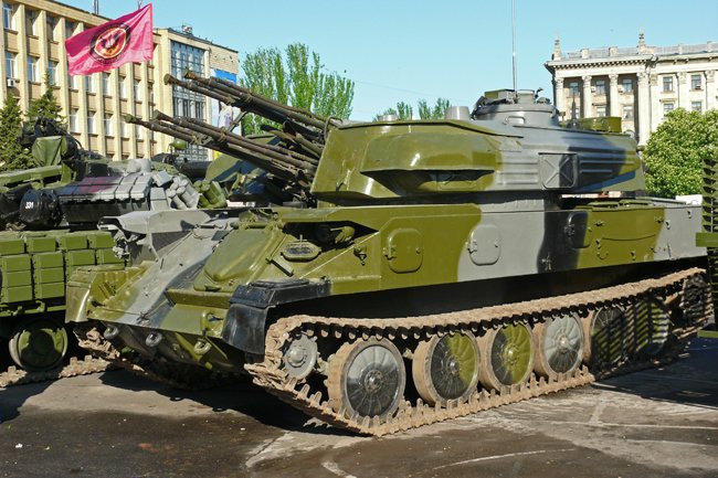 Николаевцам показали военную технику и разрешили прицелиться (ФОТОРЕПОРТАЖ) (фото) - фото 4 Николаевцам показали военную технику и разрешили прицелиться (ФОТОРЕПОРТАЖ) (фото) - фото 4