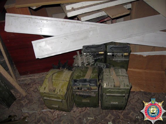 В Красноармейске обнаружен склад оружия: 6 гранатометов, 38 гранаи... В Красноармейске обнаружен склад оружия: 6 гранатометов, 38 гранаи и 12 тыс. патронов (ФОТО) (фото) - фото 8