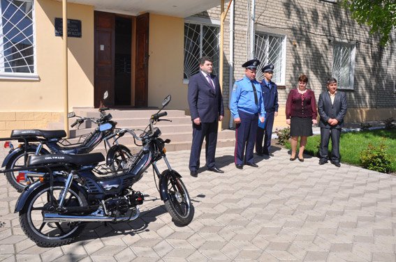 Участковые милиционеры Николаевщины будут патрулировать свои районы на мотороллерах (ФОТО) (фото) - фото 1 Участковые милиционеры Николаевщины будут патрулировать свои районы на мотороллерах (ФОТО) (фото) - фото 1
