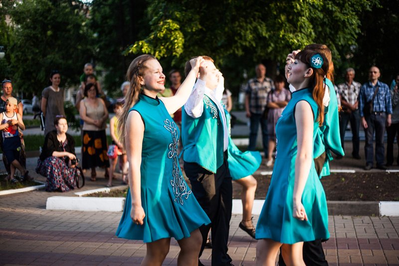Фестиваль уличных искусств «Белая маска» на один день превратил Белгород в карнавал (фото) - фото 1