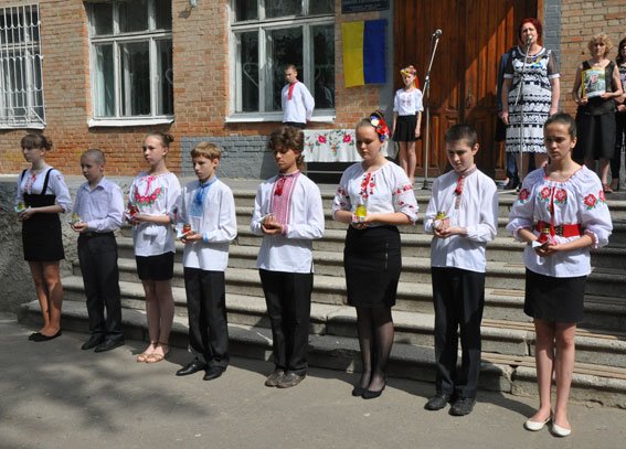 У Полтаві відкрили меморіальну дошку загиблому в зоні АТО правоохоронцю (фото) - фото 2 У Полтаві відкрили меморіальну дошку загиблому в зоні АТО правоохоронцю (фото) - фото 2