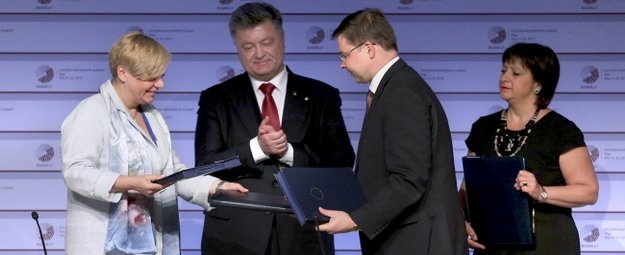 Президент Порошенко оценил работу Национального банка Украины, фото-1 Президент Порошенко оценил работу Национального банка Украины, фото-1