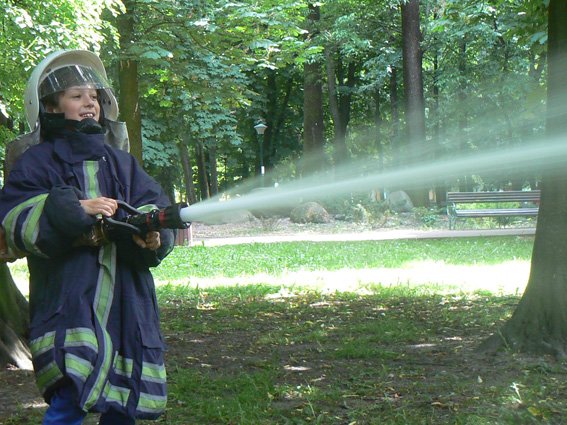 Діти спробували себе у ролі рятувальників (ФОТО) (фото) - фото 9 Діти спробували себе у ролі рятувальників (ФОТО) (фото) - фото 9