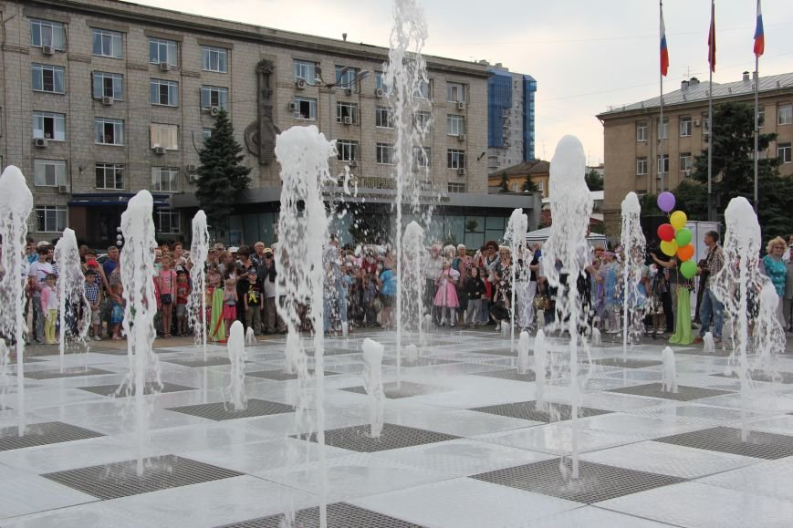 Волгоградцам представили обновленную площадь Советскую, фото-5