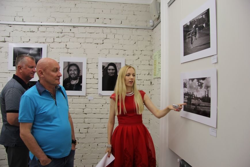 В Волгограде состоялось открытие эмоциональной фотовыставки «Быть человеком», фото-1
