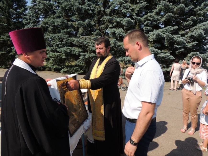 Николаевские священники прилетели в Снигиревку, чтобы помолиться за... Николаевские священники прилетели в Снигиревку, чтобы помолиться за мир в стране (ФОТО) (фото) - фото 3