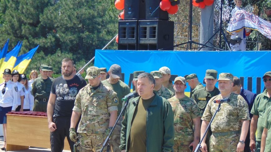 В Мариуполе над головами Турчинова, Авакова, Ляшко и Геращенко замечено НЛО (ФОТОФАКТ) (фото) - фото 1 В Мариуполе над головами Турчинова, Авакова, Ляшко и Геращенко замечено НЛО (ФОТОФАКТ) (фото) - фото 1