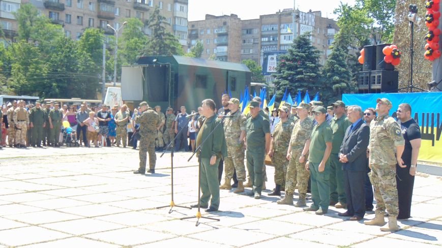В Мариуполе над головами Турчинова, Авакова, Ляшко и Геращенко замечено НЛО (ФОТОФАКТ) (фото) - фото 1 В Мариуполе над головами Турчинова, Авакова, Ляшко и Геращенко замечено НЛО (ФОТОФАКТ) (фото) - фото 1