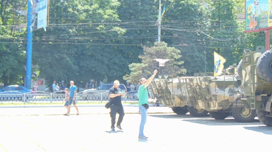 В Мариуполе над головами Турчинова, Авакова, Ляшко и Геращенко замечено НЛО (ФОТОФАКТ) (фото) - фото 1 В Мариуполе над головами Турчинова, Авакова, Ляшко и Геращенко замечено НЛО (ФОТОФАКТ) (фото) - фото 1