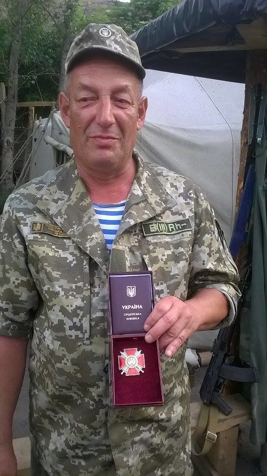 Порошенко наградил николаевского десантника орденом Богдан..., фото-1 Порошенко наградил николаевского десантника орденом Богдана Хмельницкого (ФОТО), фото-1