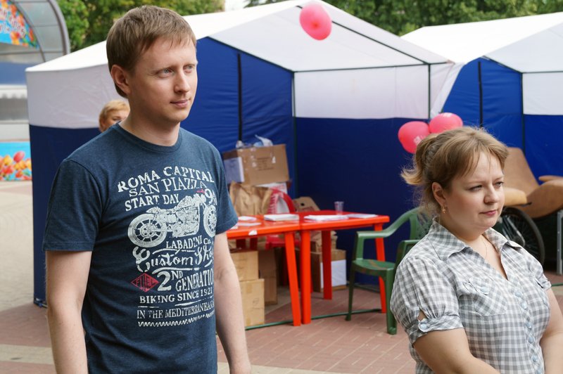 Рука сдающего. В парке Победы у белгородцев принимали донорскую кро... Рука сдающего. В парке Победы у белгородцев принимали донорскую кровь (фото) - фото 2