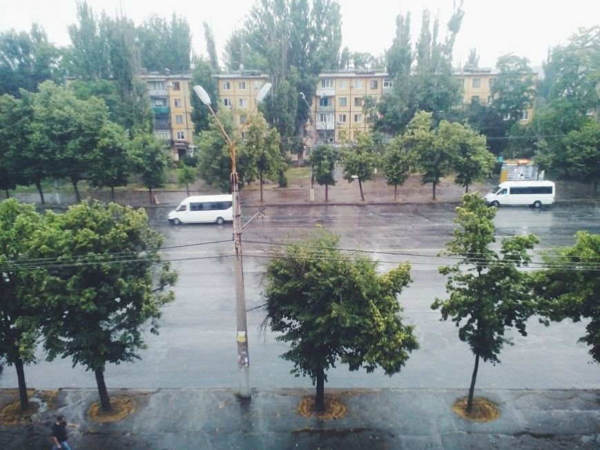 После изнуряющей жары Кривбасс накрыло полосой ливня (ФОТО) (фото)... После изнуряющей жары Кривбасс накрыло полосой ливня (ФОТО) (фото) - фото 4