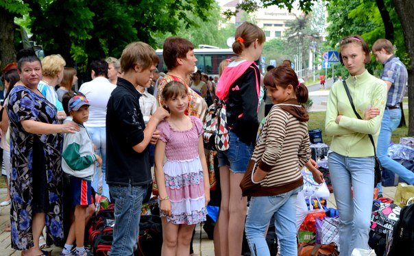 Сегодня 500 детей из ДНР отправились на отдых в Крым (ФОТО) (фото)... Сегодня 500 детей из ДНР отправились на отдых в Крым (ФОТО) (фото) - фото 1