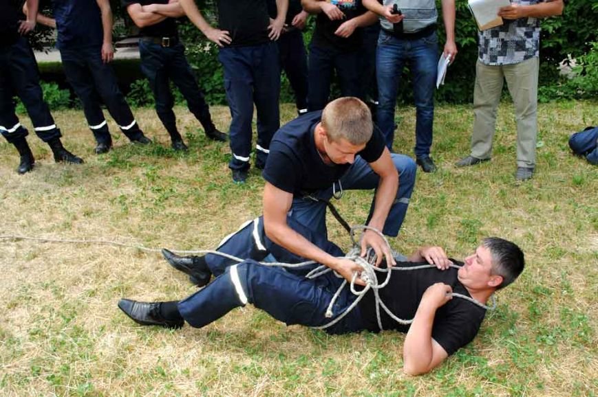 На Днепропетровщине начальники караулов соревновались за звание «Лу... На Днепропетровщине начальники караулов соревновались за звание «Лучший начальник караула» (ФОТО) (фото) - фото 1