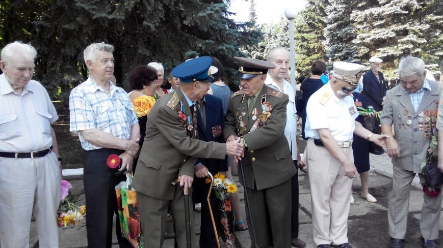 В Краматорске в День скорби у Вечного огня возложили цветы (ФОТО и... В Краматорске в День скорби у Вечного огня возложили цветы (ФОТО и ВИДЕО) (фото) - фото 2