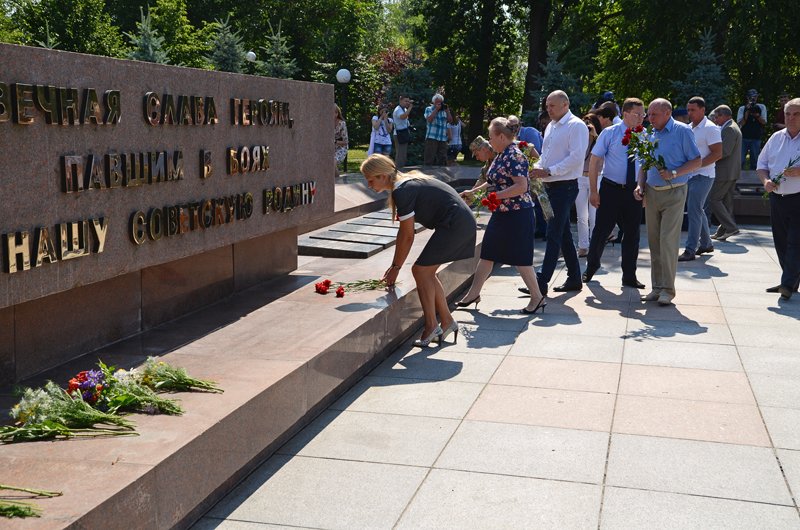 Николаевцы почтили память жертв войны (ФОТО+ВИДЕО), фото-13 Николаевцы почтили память жертв войны (ФОТО+ВИДЕО), фото-13