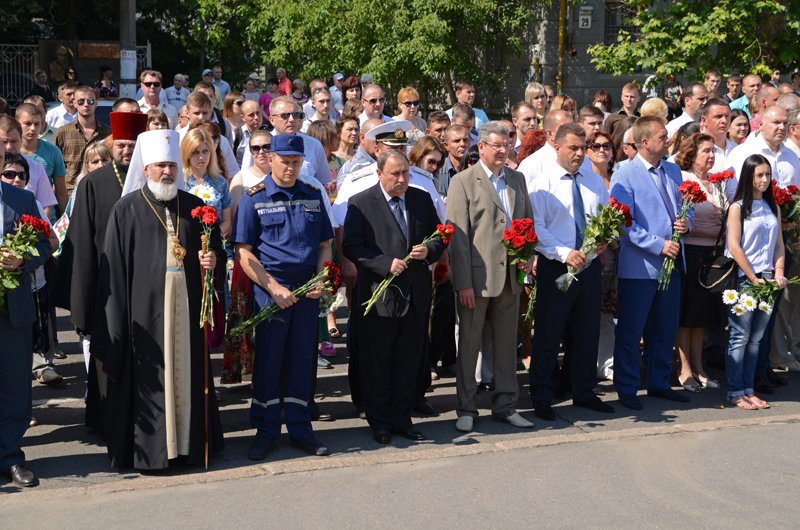 Николаевцы почтили память жертв войны (ФОТО+ВИДЕО), фото-8 Николаевцы почтили память жертв войны (ФОТО+ВИДЕО), фото-8