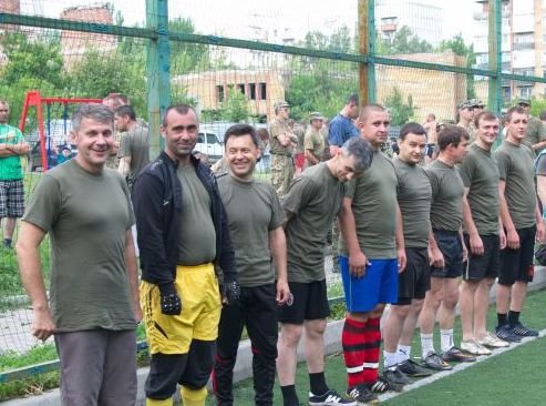 Военные отметили День медика игрой в футбол в Красноармейске (фото) - фото 1 Военные отметили День медика игрой в футбол в Красноармейске (фото) - фото 1