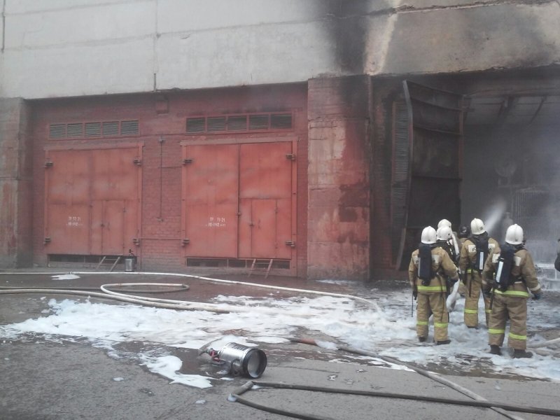 Восемь пожарных расчетов ликвидировали горение на заводе «Красный октябрь», фото-5