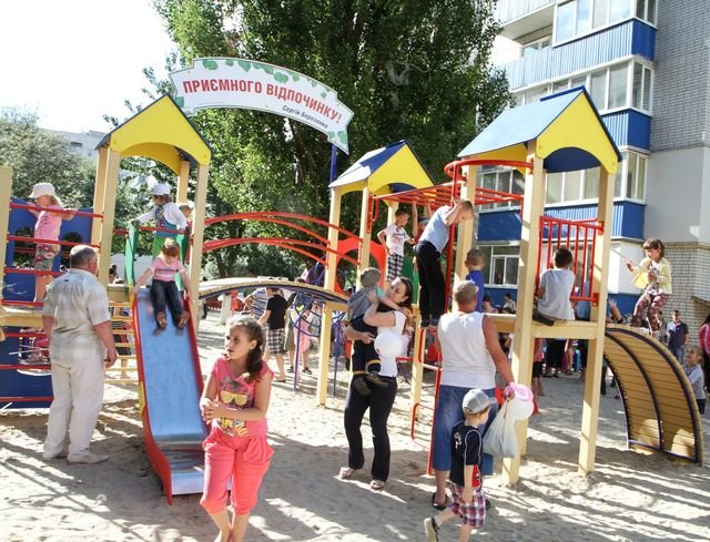 В Чернигове, по инициативе Сергея Березенко, открыли новый..., фото-2 В Чернигове, по инициативе Сергея Березенко, открыли новый детский городок, фото-2