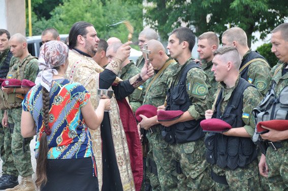 Николаевский спецназ сменил на «передовой» своих товарищей (ФОТО) (фото) - фото 2 Николаевский спецназ сменил на «передовой» своих товарищей (ФОТО) (фото) - фото 2