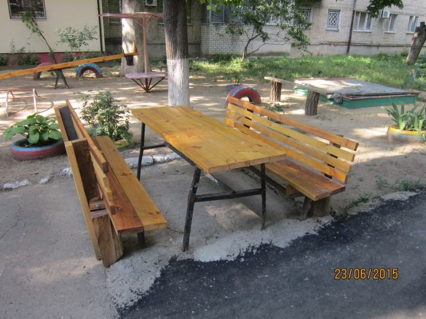 Житель Николаева обустроил игровую зону для детей (ФОТО), фото-1 Житель Николаева обустроил игровую зону для детей (ФОТО), фото-1
