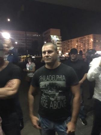 Скандал: Геннадий Корбан сообщает о «титушках», которые блокировали... Скандал: Геннадий Корбан сообщает о «титушках», которые блокировали здание ЦИК (фото) - фото 2
