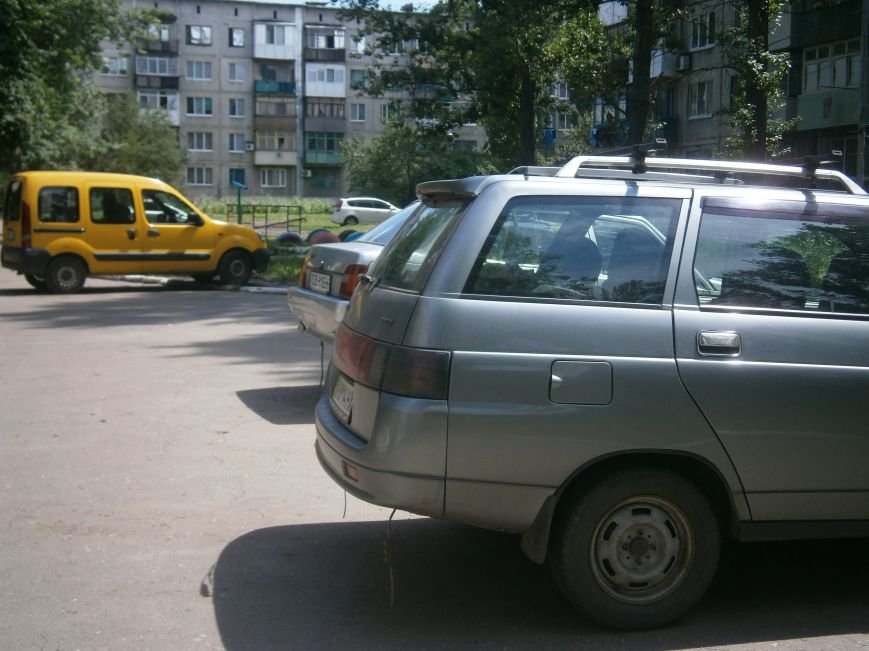 Сегодня ночью в Димитрове был угнан автомобиль (фото) - фото 2 Сегодня ночью в Димитрове был угнан автомобиль (фото) - фото 2