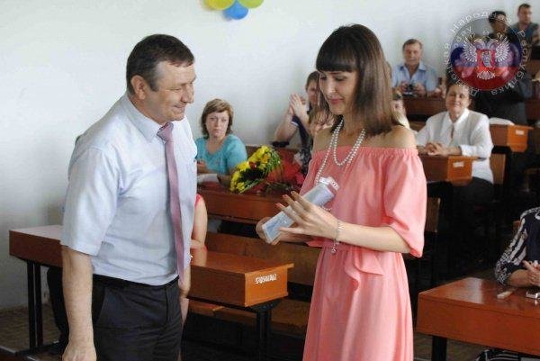 Какие дипломы вручили выпускникам вузов в «ДНР» (ФОТОФАКТ) (фото) -... Какие дипломы вручили выпускникам вузов в «ДНР» (ФОТОФАКТ) (фото) - фото 1