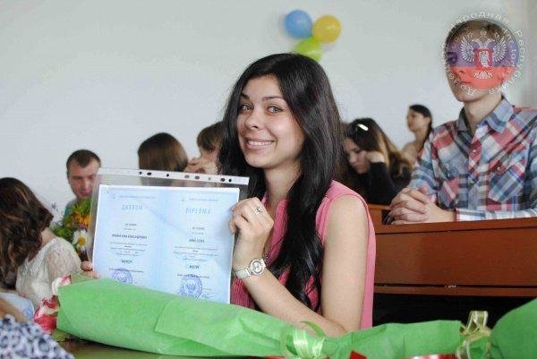 Какие дипломы вручили выпускникам вузов в «ДНР» (ФОТОФАКТ) (фото) -... Какие дипломы вручили выпускникам вузов в «ДНР» (ФОТОФАКТ) (фото) - фото 2