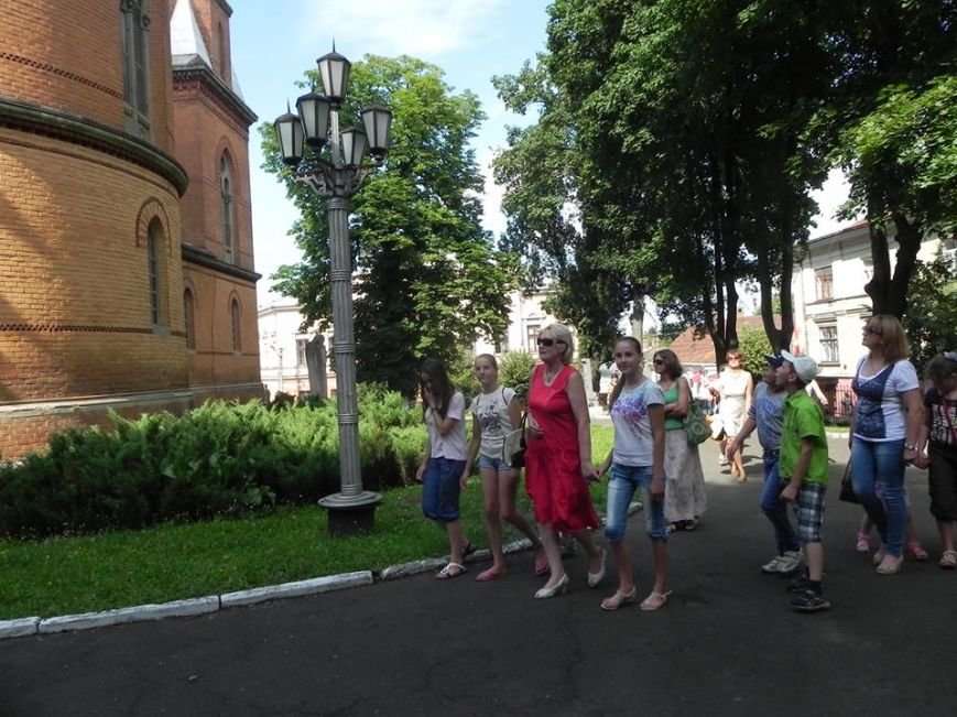 Діти з сімей учасників АТО з Хотинщини відкривали для себе..., фото-2 Діти з сімей учасників АТО з Хотинщини відкривали для себе Буковину, фото-2