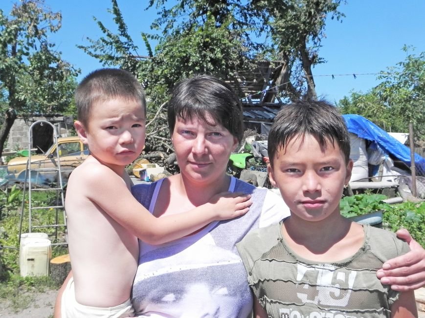 «Відродження» помогает восстанавливать Волосское после торнадо (фото) - фото 2 «Відродження» помогает восстанавливать Волосское после торнадо (фото) - фото 2