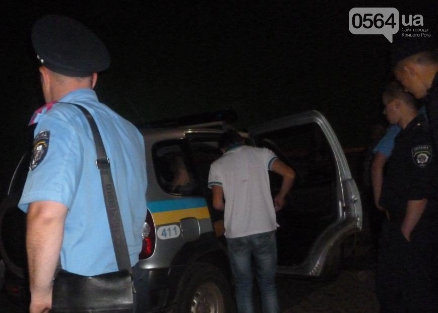 В Кривом Роге: девушка выбросилась с 14 этажа, на ремонт «Чумацьког... В Кривом Роге: девушка выбросилась с 14 этажа, на ремонт «Чумацького шляху» выделили 18 миллионов гривен, задержана группа хулиганов (фото) - фото...