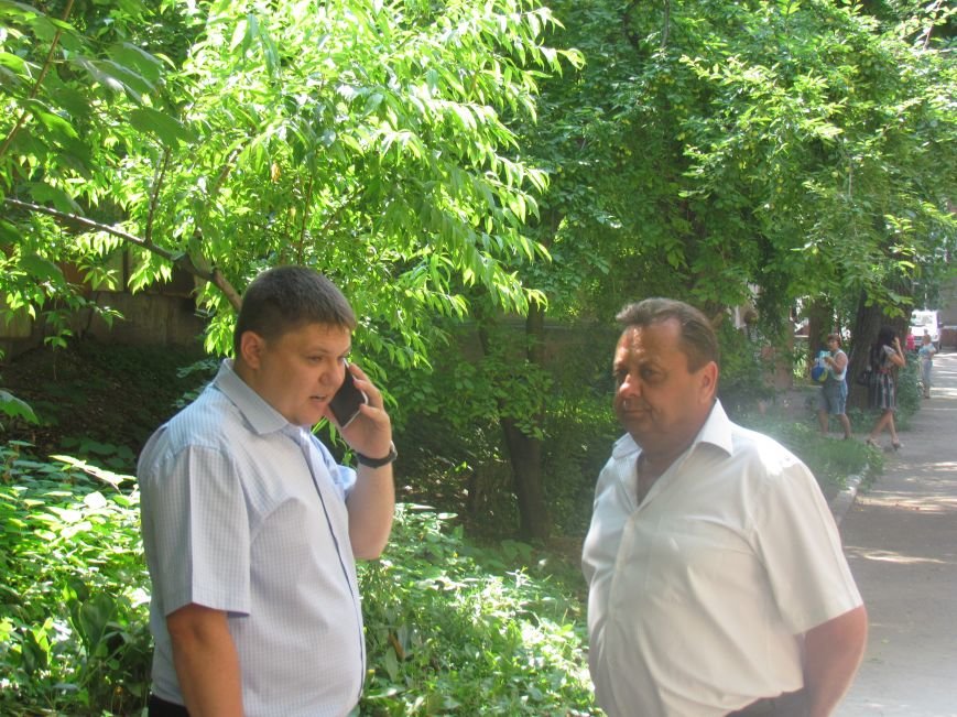 В Мариуполе настойчивость обращений жильцов ускоряет решен..., фото-5 В Мариуполе настойчивость обращений жильцов ускоряет решение проблем благоустройства? (ФОТО), фото-5