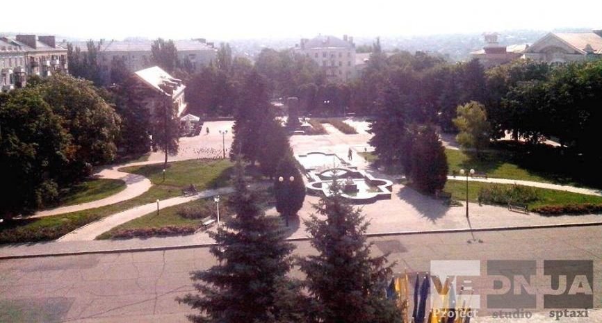 Донецкая область продолжает избавляться от памятников идолам коммунизма (ФОТО, ВИДЕО) (фото) - фото 1 Донецкая область продолжает избавляться от памятников идолам коммунизма (ФОТО, ВИДЕО) (фото) - фото 1