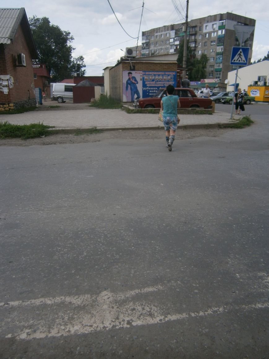 В Димитрове приступили к нанесению дорожной разметки (ФОТО) (фото)... В Димитрове приступили к нанесению дорожной разметки (ФОТО) (фото) - фото 1