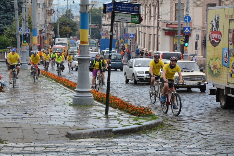 До Чернівців завітали учасники велопробігу з Литви на чолі..., фото-1 До Чернівців завітали учасники велопробігу з Литви на чолі з колишнім прем'єр-міністром, фото-1