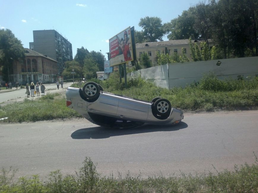 ДТП, удивившие жителей Днепродзержинска в эти выходные (фото) - фот... ДТП, удивившие жителей Днепродзержинска в эти выходные (фото) - фото 5