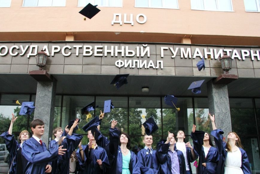 Аэропорт Домодедово выделил дополнительные места на обучение в домодедовском филиале РГГУ по программе «Приток» (фото) - фото 1 Аэропорт Домодедово выделил дополнительные места на обучение в домодедовском филиале РГГУ по программе «Приток» (фото) - фото 1
