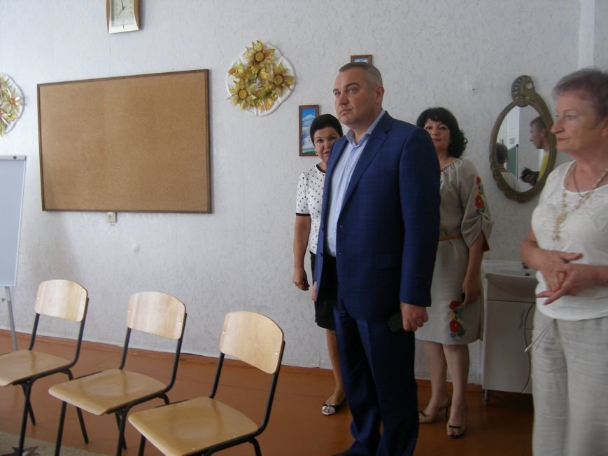 Губернатор Херсонщины посетил санаторную школу в Геническе (фото) - фото 3