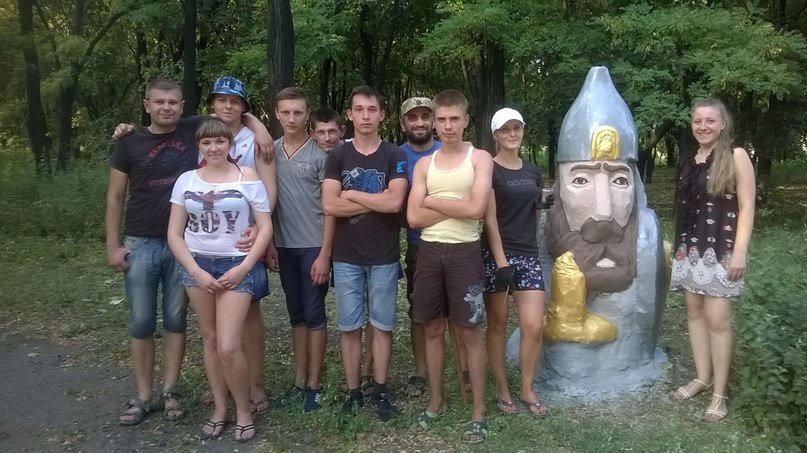 Добропольские активисты облагородили городской парк (фото) - фото 1