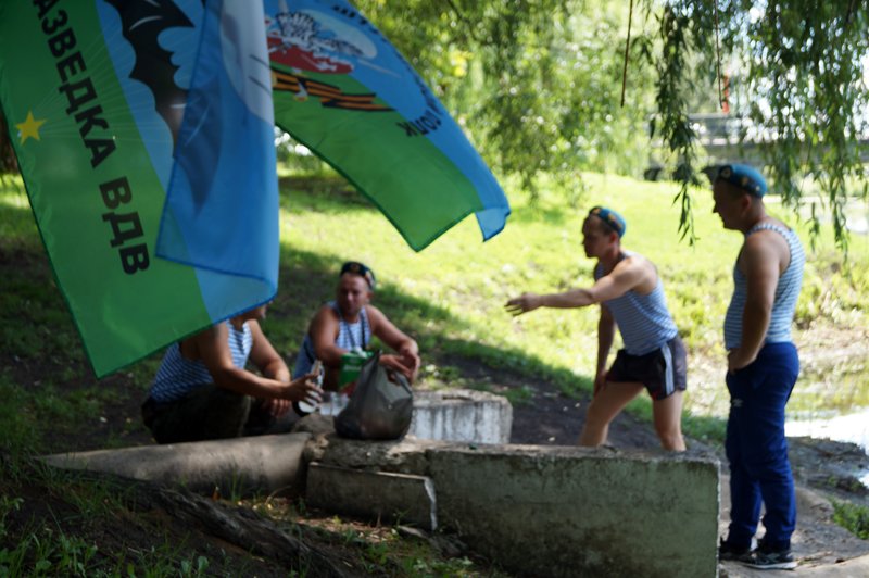 Без фонтана. Белгородские десантники отметили День ВДВ спокойно и б... Без фонтана. Белгородские десантники отметили День ВДВ спокойно и без драк (фото) - фото 2