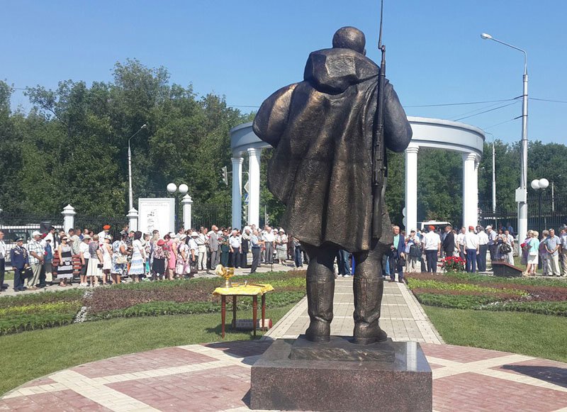 В Белгороде открыли построенный на деньги горожан памятник не верну... В Белгороде открыли построенный на деньги горожан памятник не вернувшимся с войны (фото) - фото 2