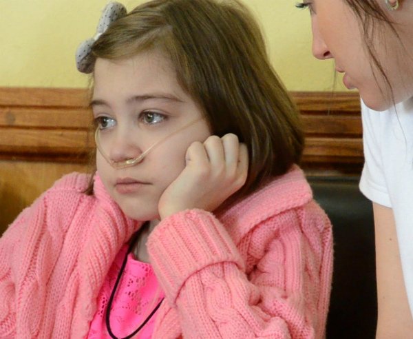В Запорожье умерла 13-летняя девочка, не дождавшись лекарств от чиновников (фото) - фото 1 В Запорожье умерла 13-летняя девочка, не дождавшись лекарств от чиновников (фото) - фото 1