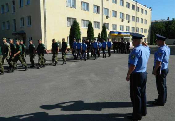 У найбільших містах Кіровоградщини правопорядок забезпечують посиле... У найбільших містах Кіровоградщини правопорядок забезпечують посилені патрулі. ФОТО (фото) - фото 1