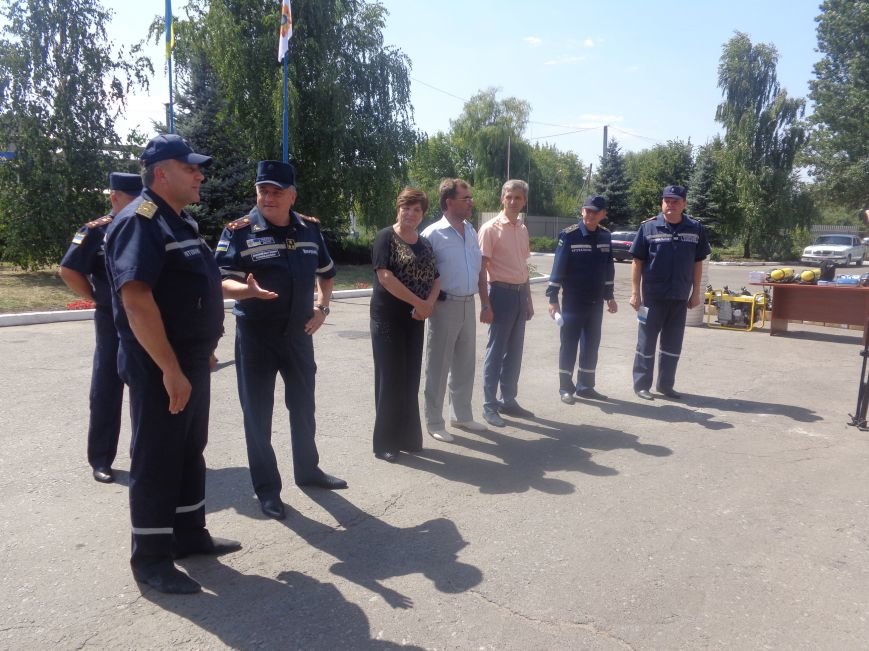Пожарные Красноармейска и Димитрова получили новое оснащение из Гер... Пожарные Красноармейска и Димитрова получили новое оснащение из Германии (фото) - фото 3